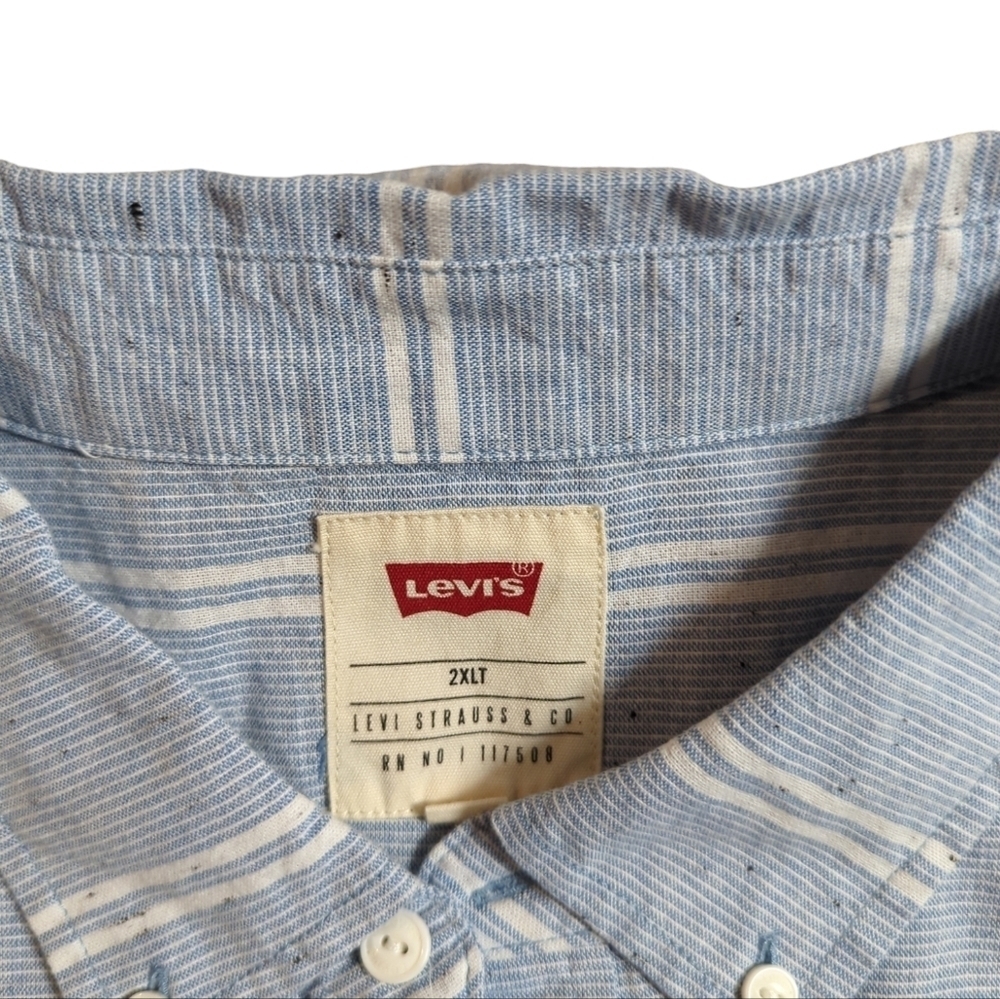 Levi's Button Up - Picture 2 of 2